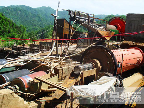 磁選機(jī)生產(chǎn)現(xiàn)場(chǎng) 磁選機(jī)生產(chǎn)現(xiàn)場(chǎng)