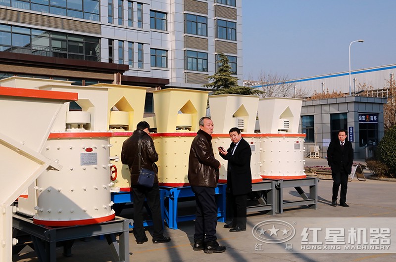 紅星機(jī)器專(zhuān)業(yè)的復(fù)合式破碎機(jī)直銷(xiāo)廠家